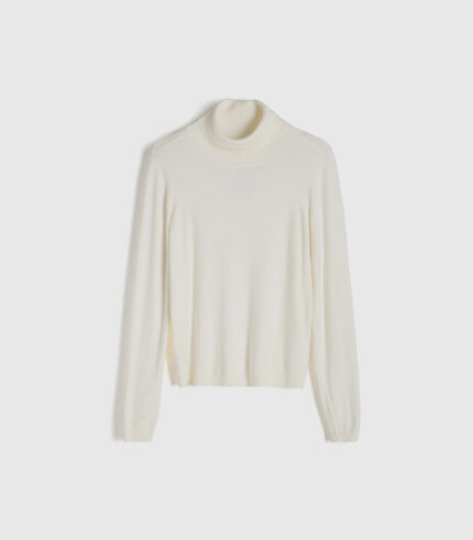 Viscose rich turtleneck